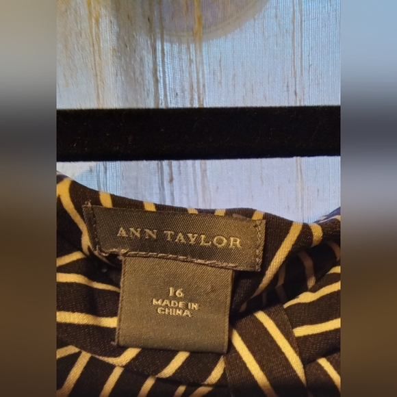 Ann Taylor Black and White Geometric Midi Dress - Picture 2 of 3